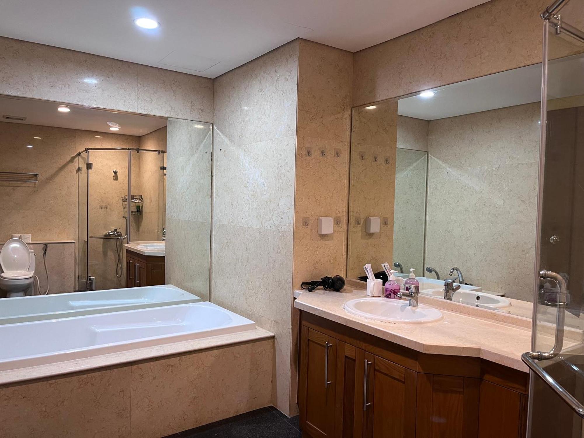 Vinhomes Royal Luxury 2 Br * Hanoï