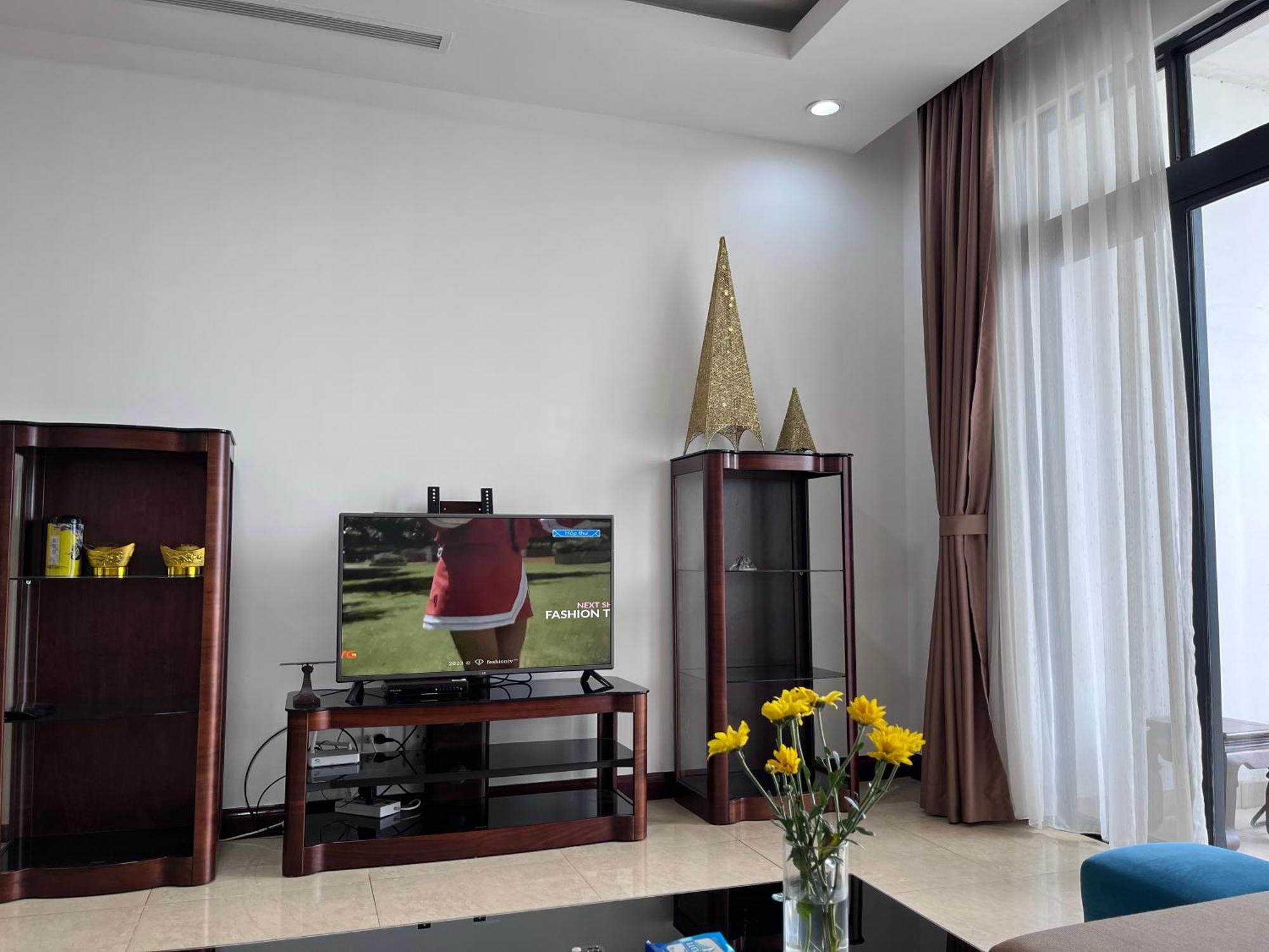 Appartement Vinhomes Royal Luxury 2 Br *